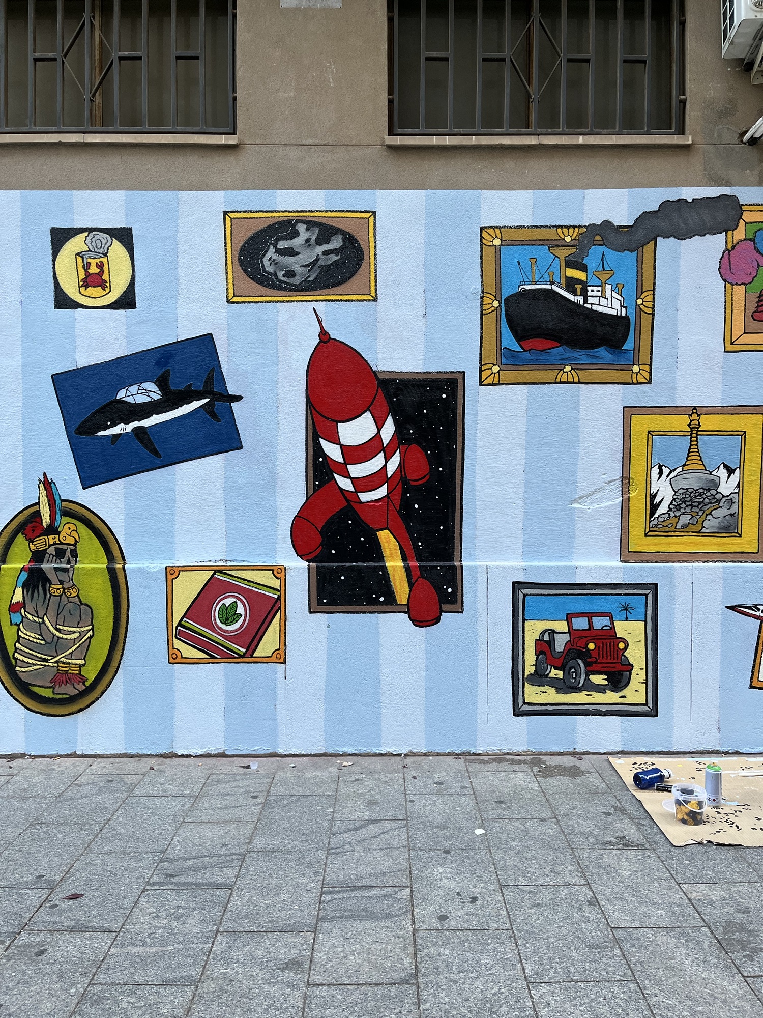 Tintin’s wall drawings in Sabadell